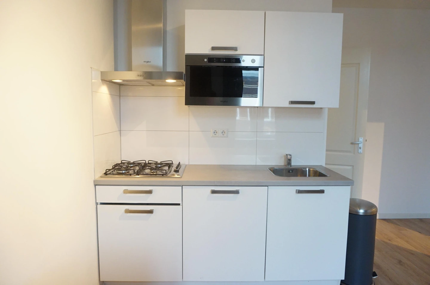 Edisonstraat 100A A-VZ 2561 BH Den haag foto: 2 van huurwoning, huurappartement